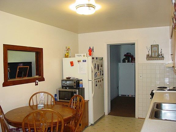 3rd image of 23 Robinson Dr