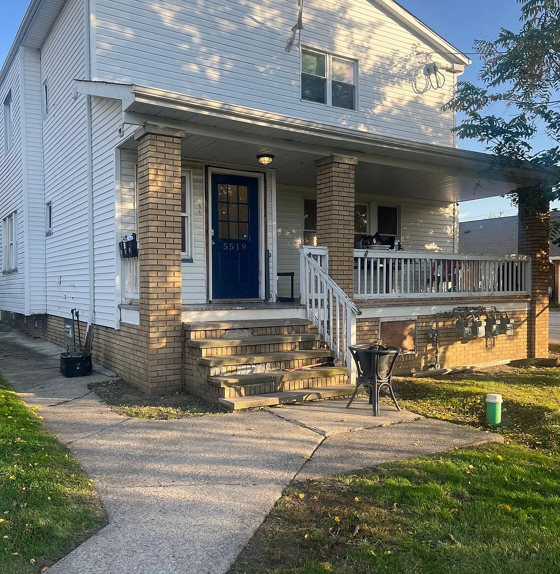 4 bed, 2.0 bath, 1200 sqft, $1,600 — Photo 1