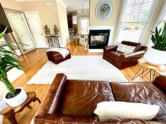 2nd image of 115 Finsbury St