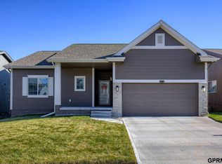 7711 N 90th St, Omaha, NE 68122