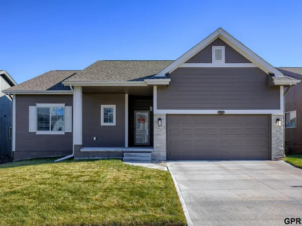 7711 N 90th St, Omaha, NE 68122