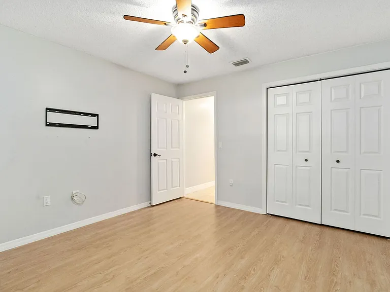 3528 Bay Ct — Photo 22