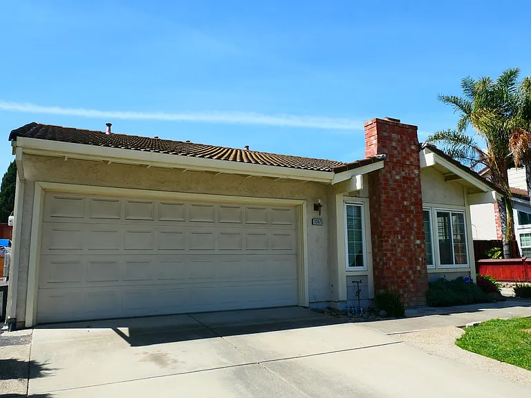 33975 Frederick Ln — Photo 1