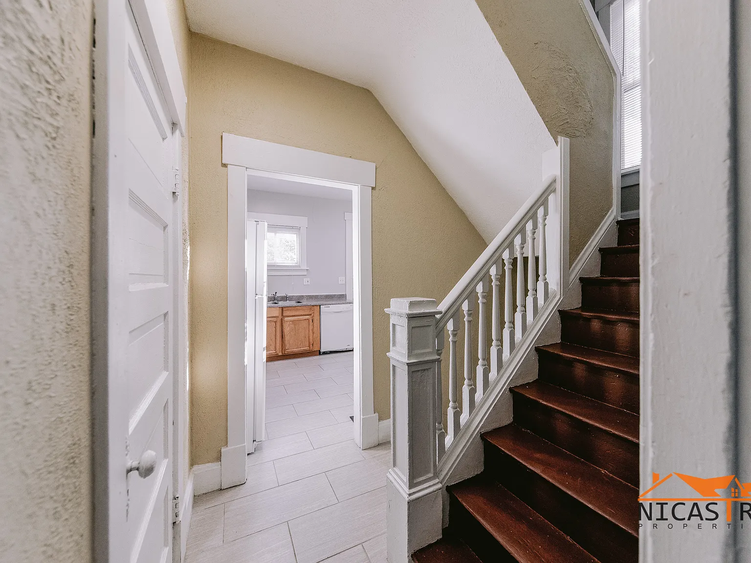 172 E 11th Avenue - 174 E 11th Avenue — Photo 4
