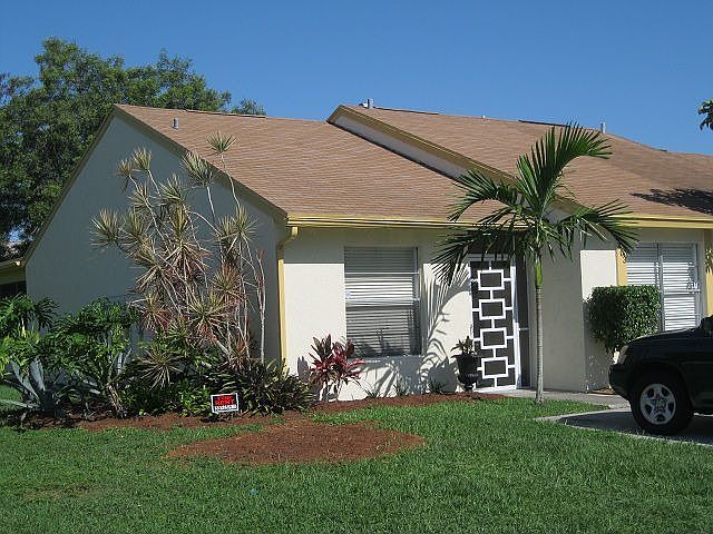 1st image of 203 Palmetto Ct