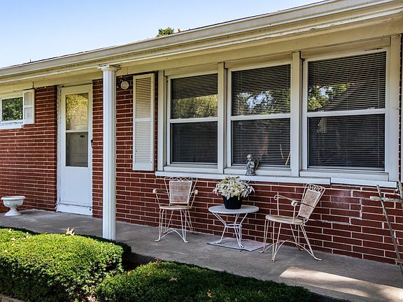2nd image of 608 1st St