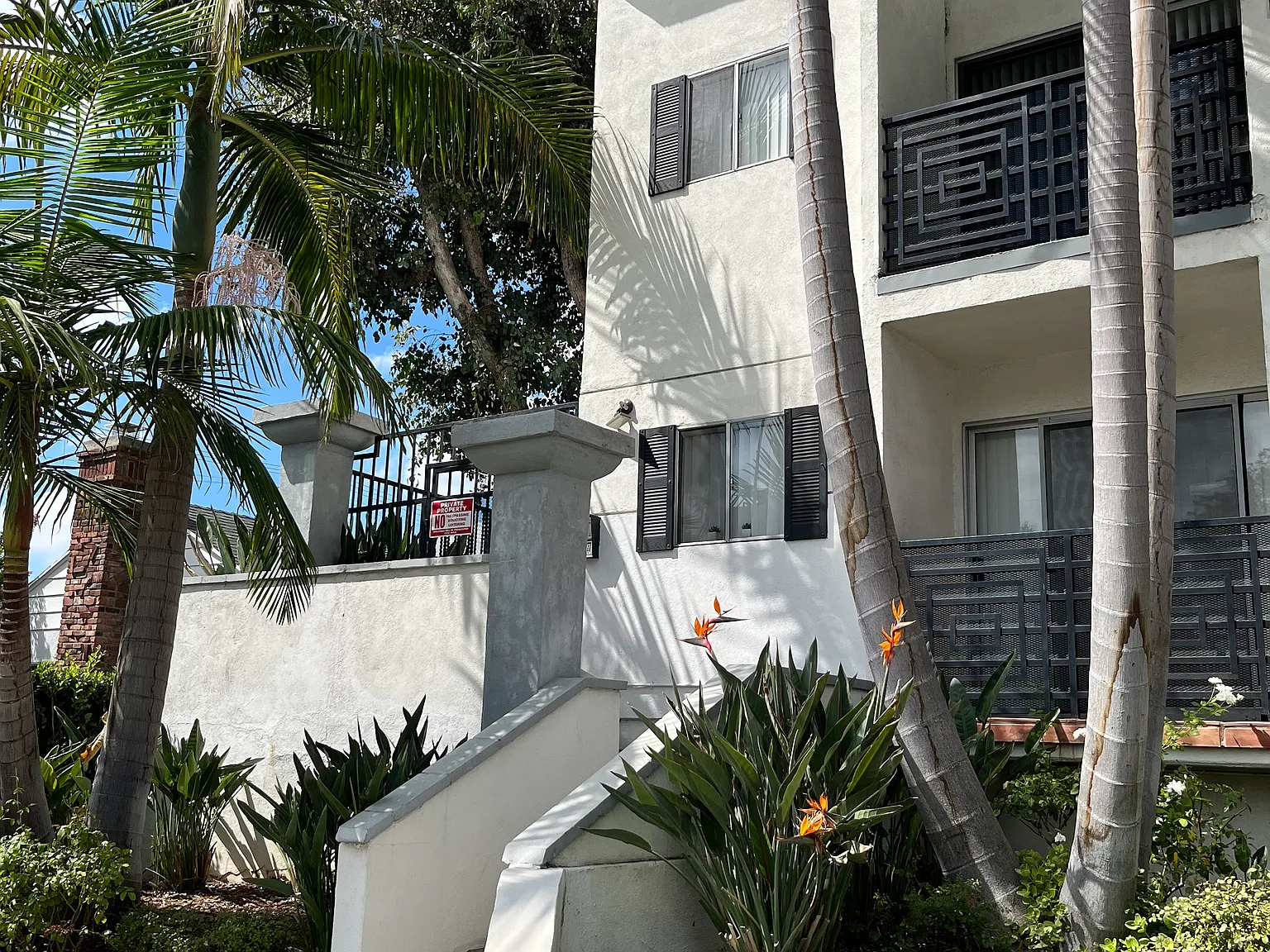 Chateau Studio Village Apartments — Photo 2