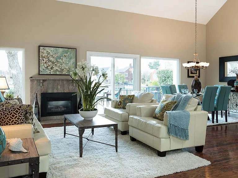 614 Greenwich Ln — Photo 4
