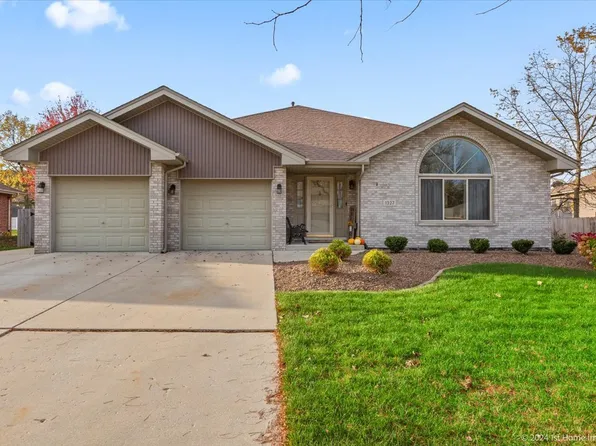 1327 Key West Dr, Lockport, IL 60441