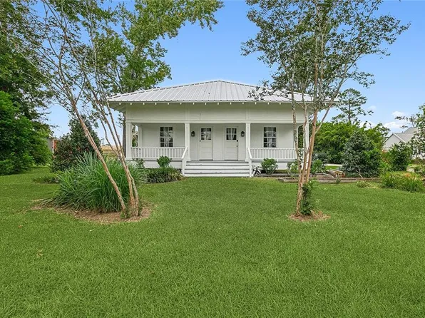 20480 Camille Dr, Springfield, LA 70462