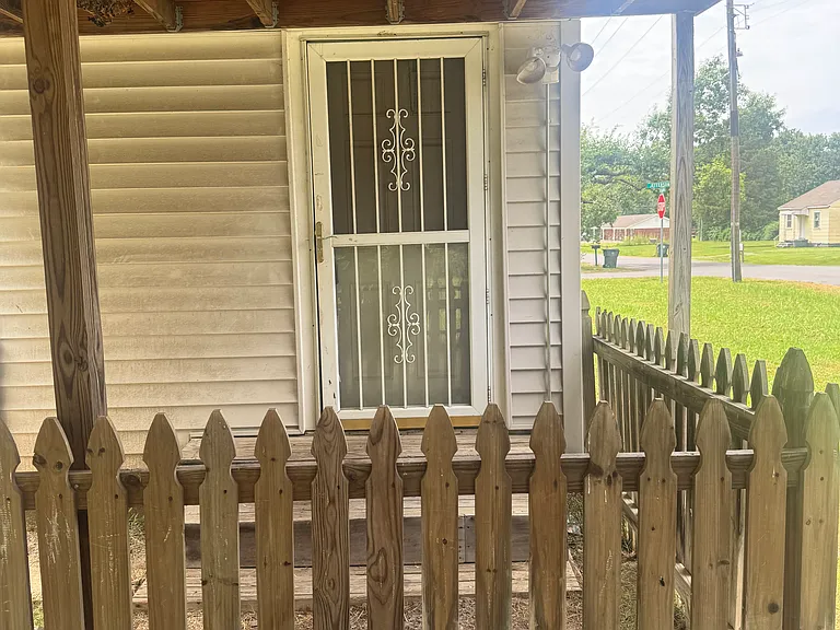 2200 Jefferson St — Photo 3