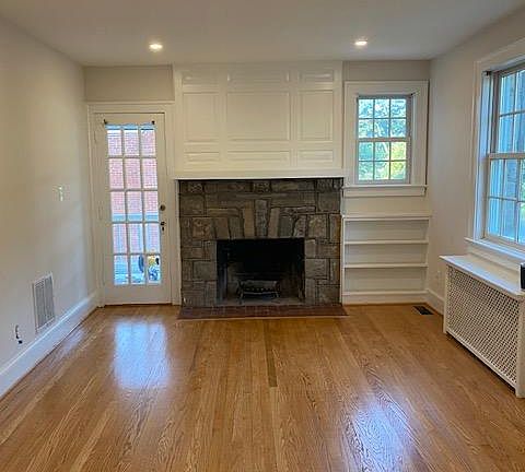 4th image of 201 S Abingdon St