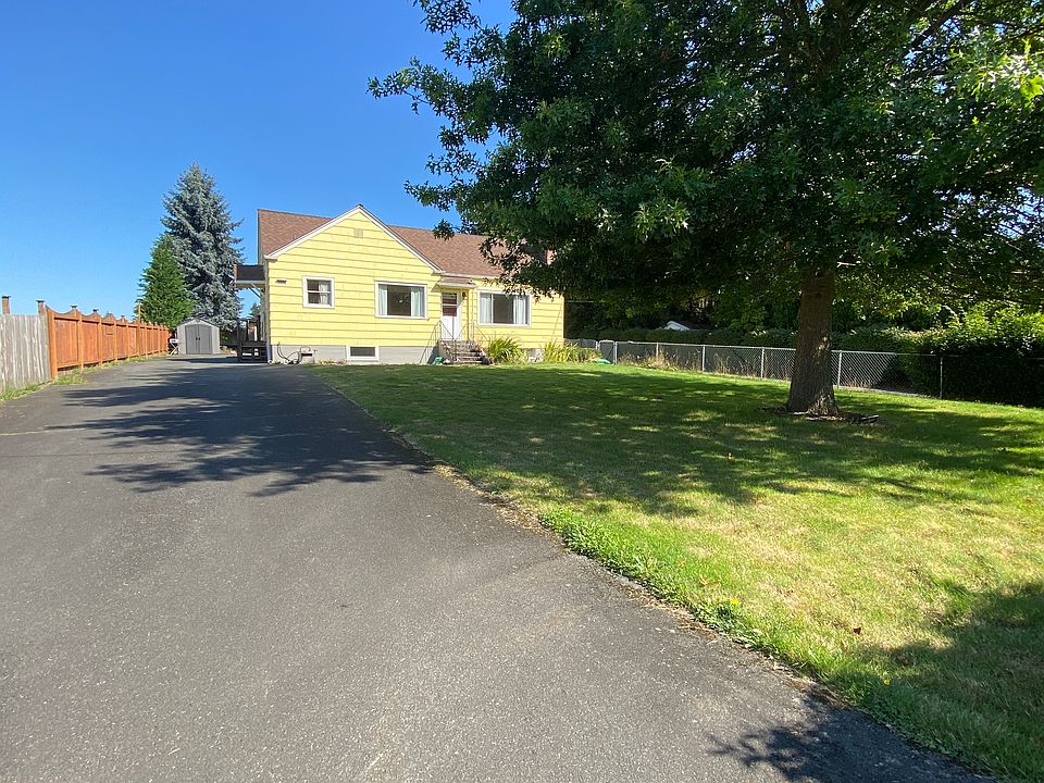 Front of house--from driveway