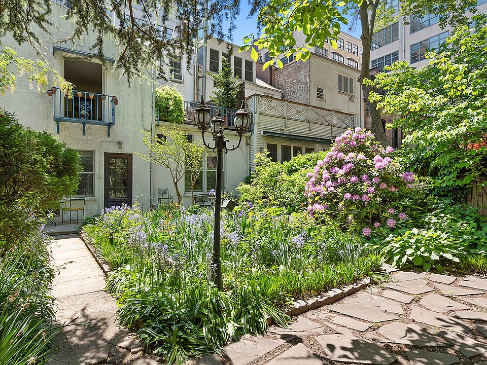 1st image of 19 Vandam St #1