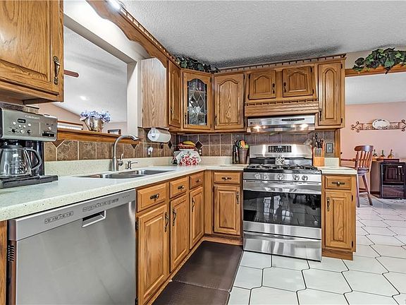 5th image of 8455 Carol Ct