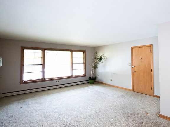 2nd image of 6346 W Montrose Ave