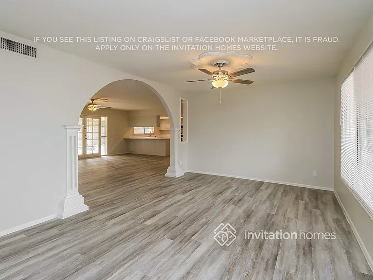 2343 E Loma Vista Dr — Photo 2