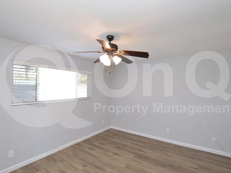 7424 E Polk St — Photo 16