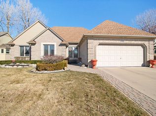 47062 Stony Brook Dr, Macomb, MI 48044