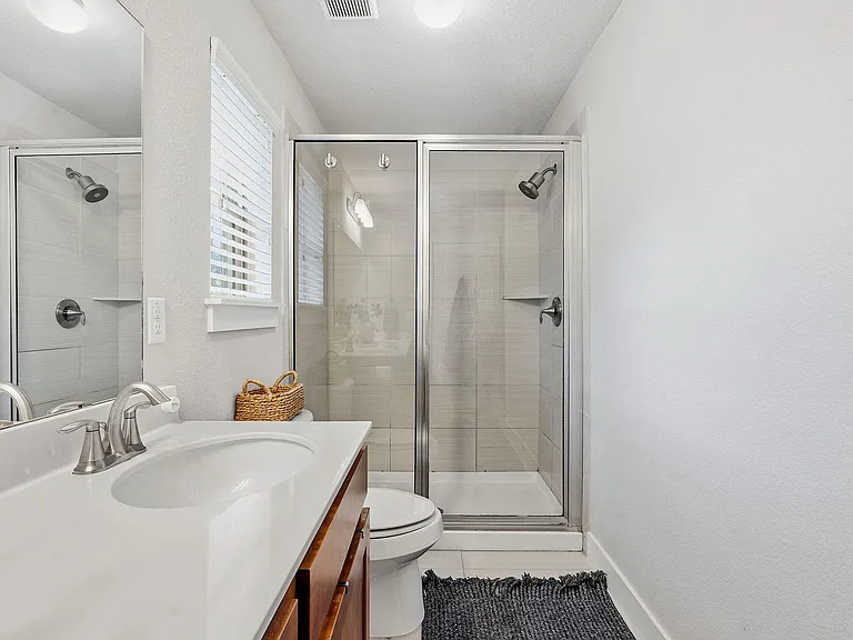 7402 Buchholz St — Photo 17