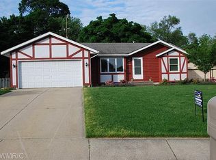3284 Sandcrest Ct SW, Grandville, MI 49418