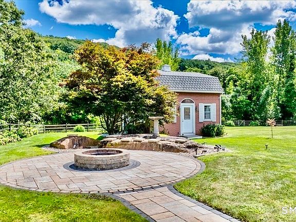 5th image of 24 Hunting Ridge Drive