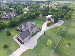 5200 Vintage Oaks Ct, College Station, TX 77845