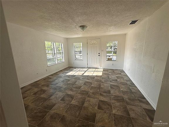 5th image of 811 Anaquitas St