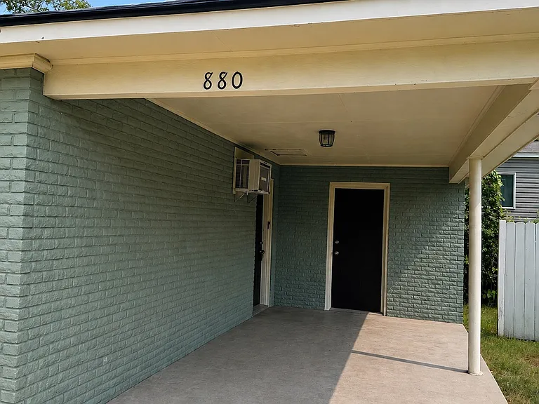 880 W Verdine St — Photo 5