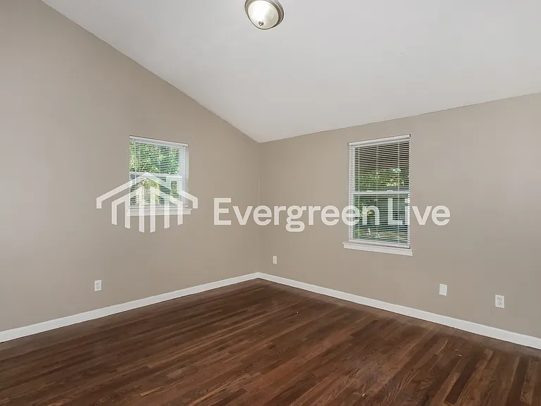 5112 Christopher Ave — Photo 10