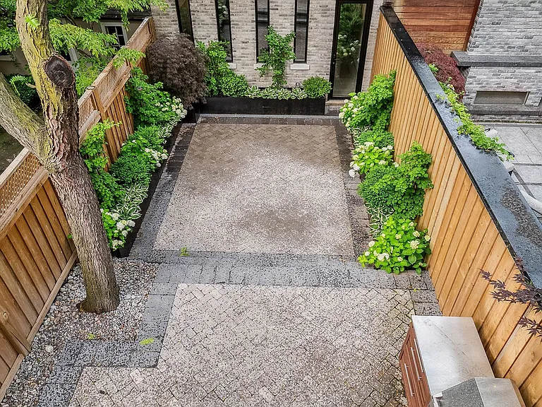 55 Hazelton Ave — Photo 24