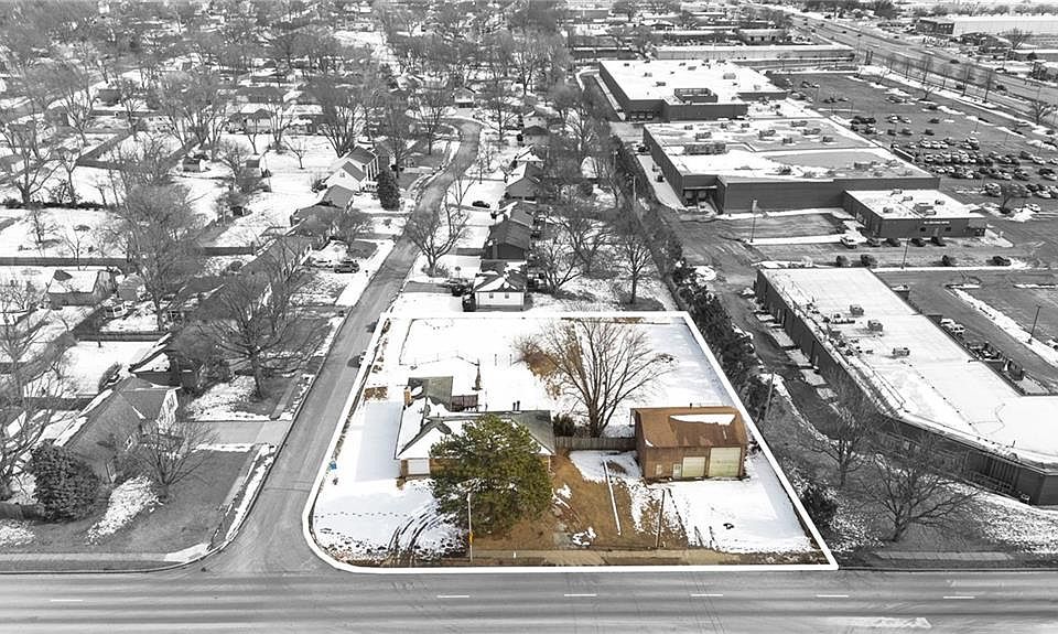 1st image of 6127-6129 And Lot Pflumm Rd