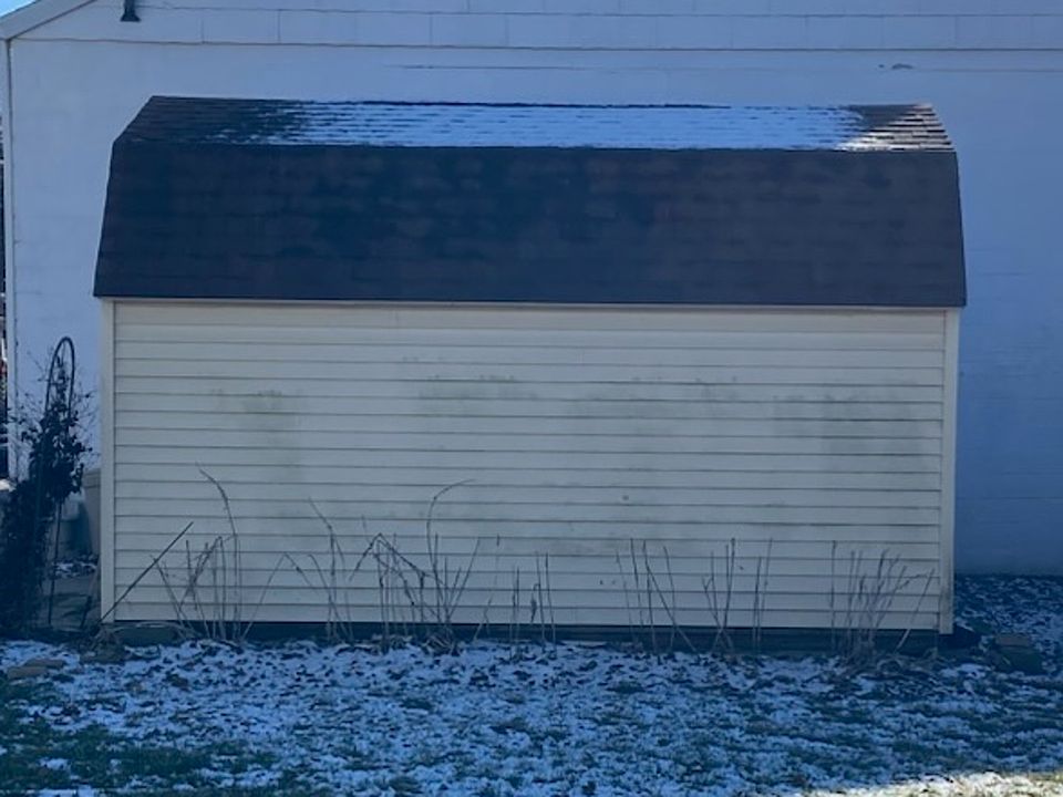 2nd image of 622 W North St