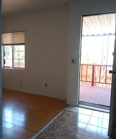 443 Los Encinos Ave — Photo 7
