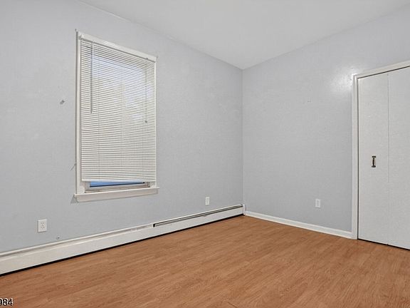 5th image of 1110 Hampton Pl