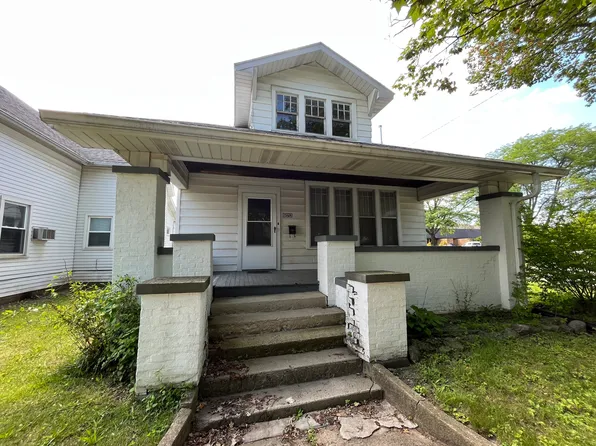 623 N High St, Hartford City, IN 47348