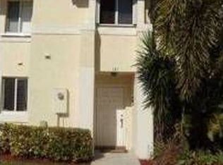 121 Hidden Court Rd, Hollywood, FL 33023