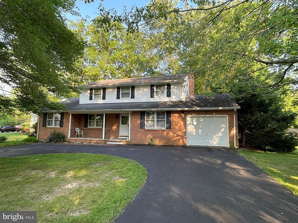 1st image of 247 Emelia Dr