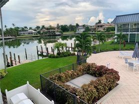 333 Harbour Dr, Naples, FL