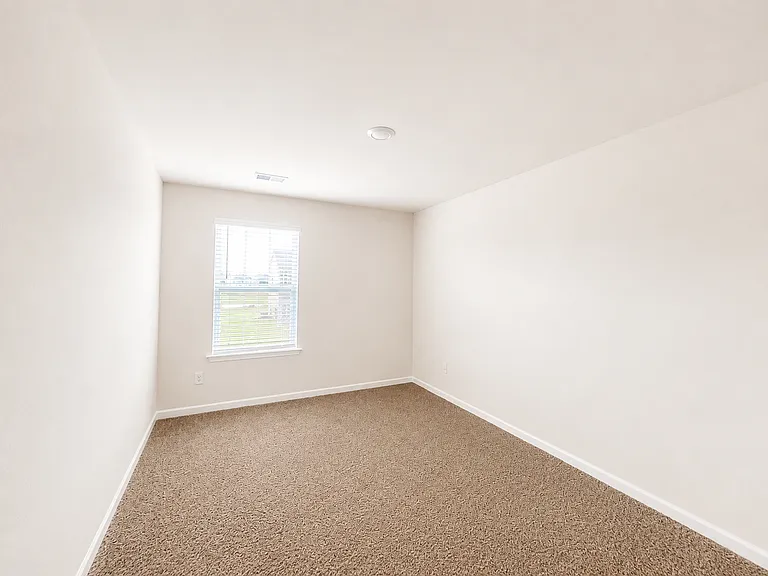 225 Deskin Ln — Photo 16