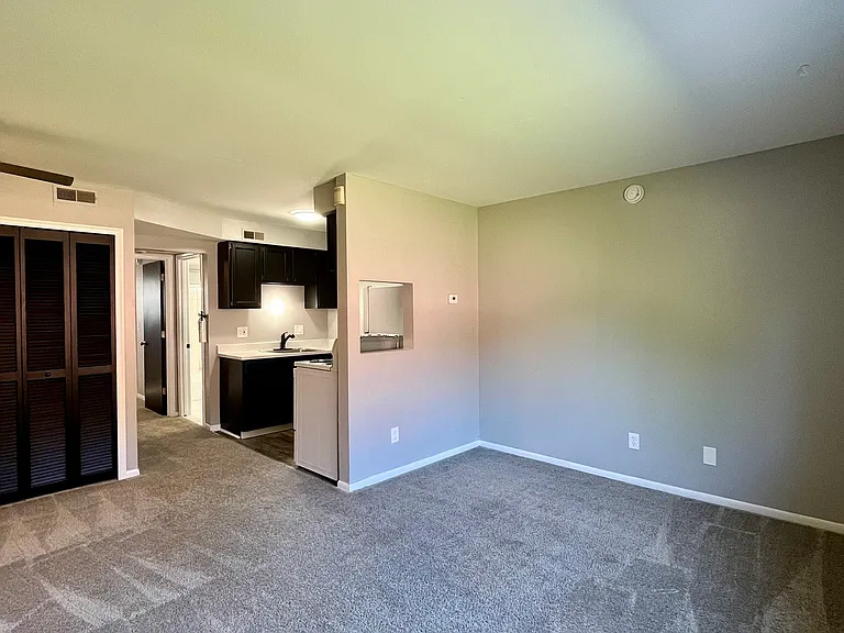 4415 Oakwood Blvd — Photo 22