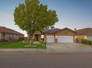 3935 Grandview Dr, Palmdale, CA 93551