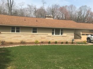 2897 Lookout Dr, Zanesville, OH 43701