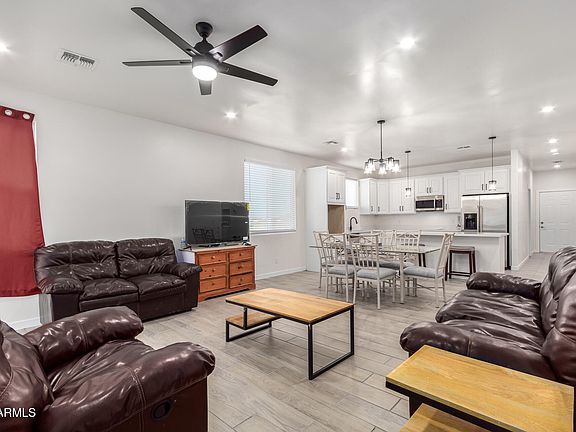 4th image of 37736 W SUPERIOR Avenue