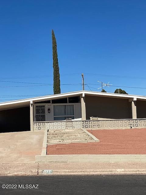 1st image of 932 W Webb Dr