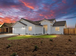 7736 Surry Hills Dr, Bakersfield, CA