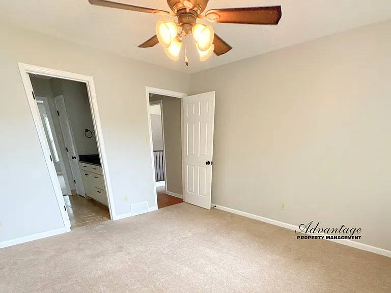 1286 Creek Valley Dr — Photo 5