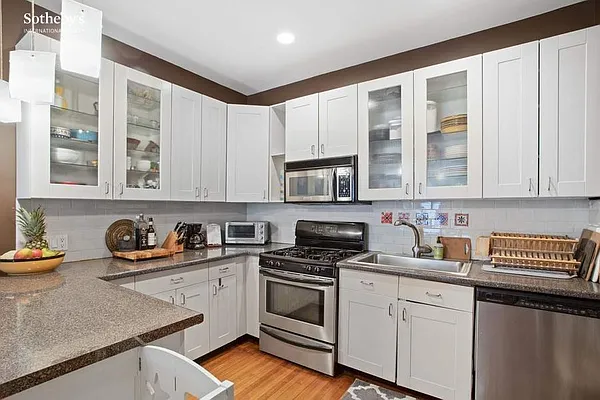 Rented by Sotheby's International Realty | media 5