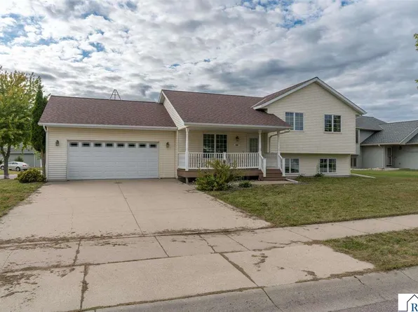 100 Uriah Ct, Mankato, MN 56001