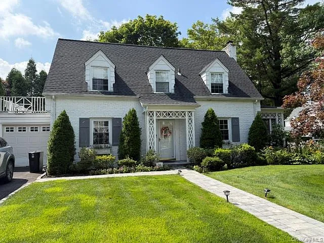 18 Shoreview Rd — Photo 1